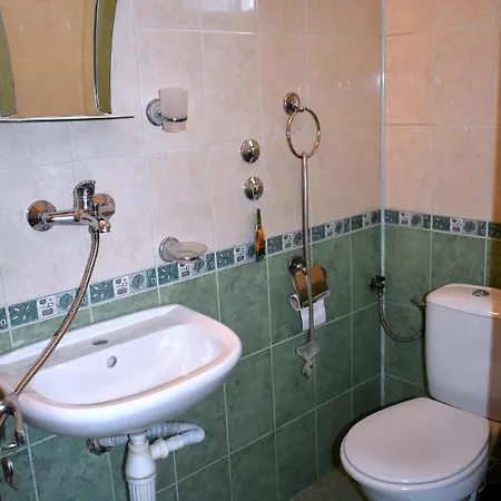 Guest House *
